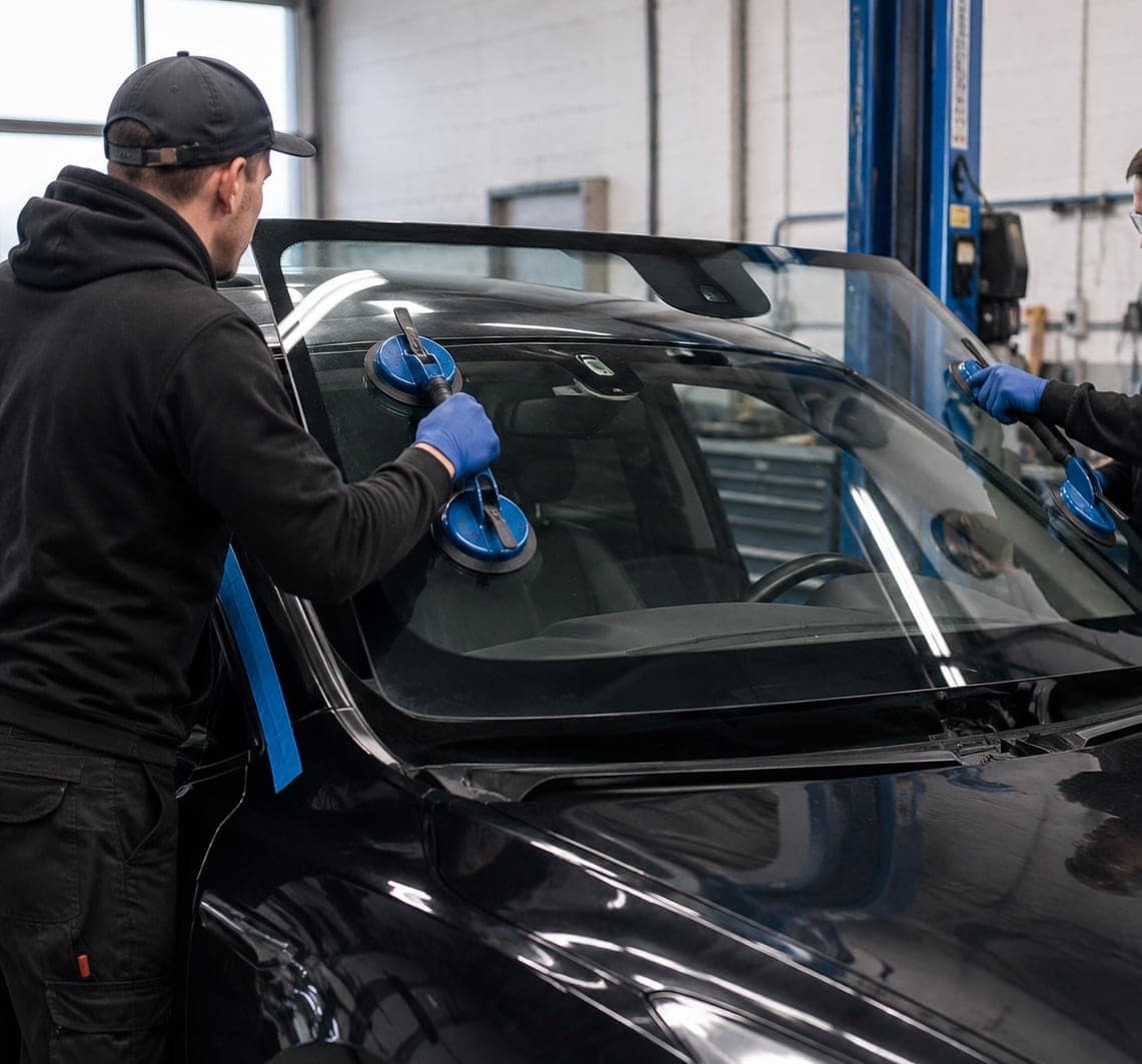 Mobile Windscreen Replacement by Central Windscreens